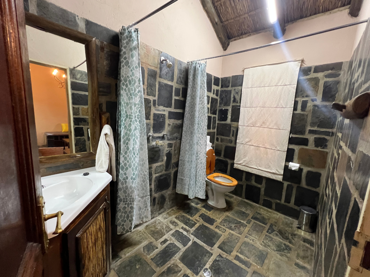 Pheasants Feather Bathroom